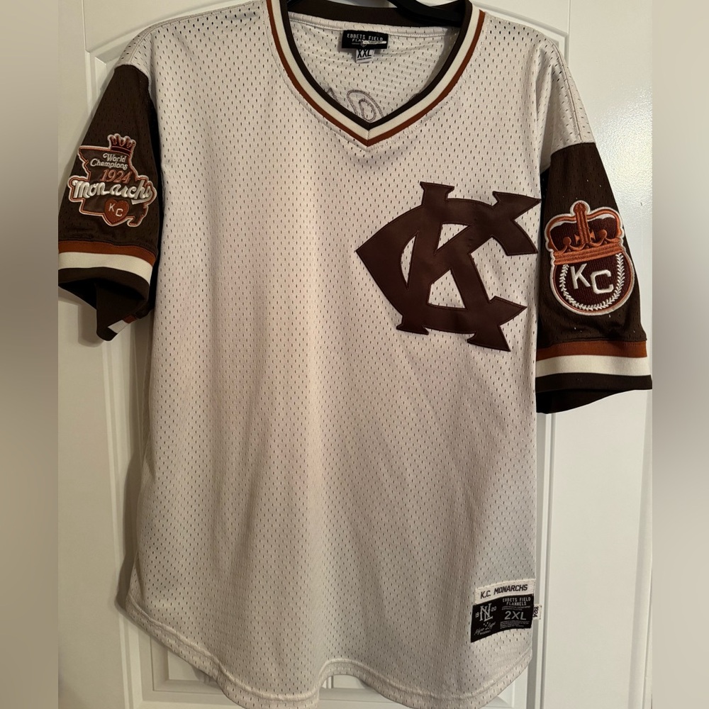 Ebbets Field flannels 2XL K.C. Monarchs Jackie Robinson jersey. ￼